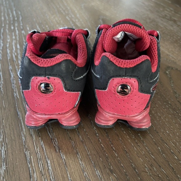 Nike Shox Toddler Infant Sneakers Size 5C 2015 746427-006 Black Red Slip On - Picture 3 of 6